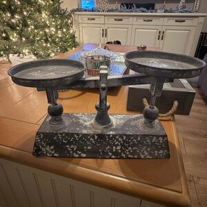 Farmhouse Balance Scale